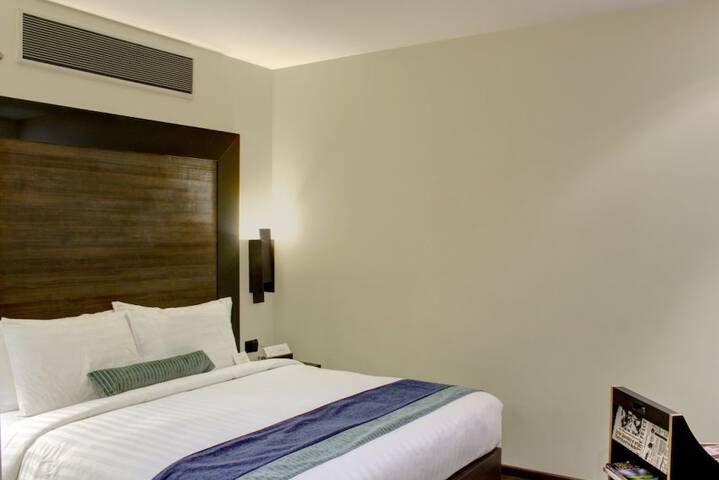 Room 9 of 47
