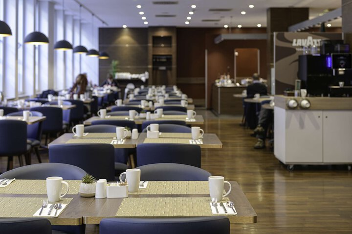 Breakfast/Coffee Service 65 of 104
