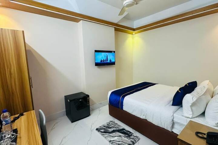 Room 5 of 21