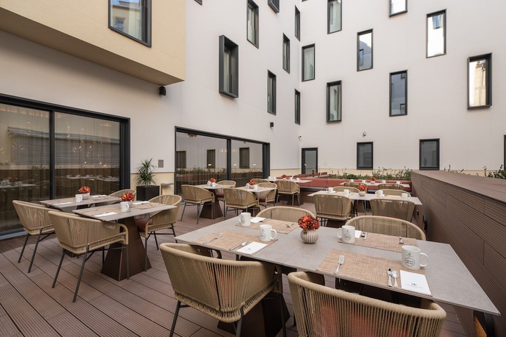 Hotel Exterior 75 of 75