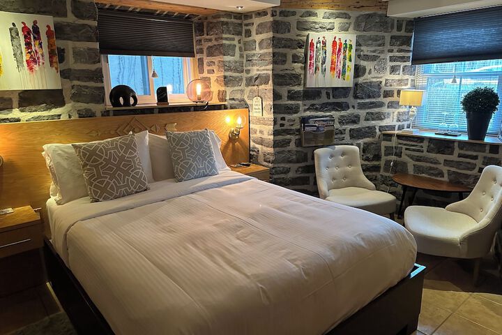 Room 53 of 144