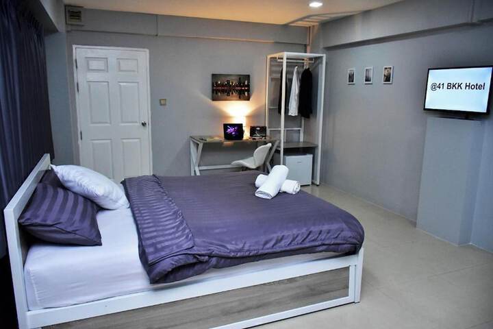 Room 5 of 49