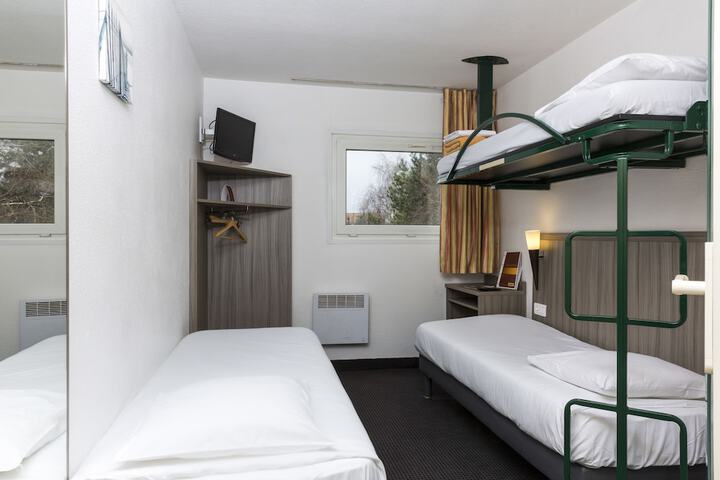 Room 15 of 51