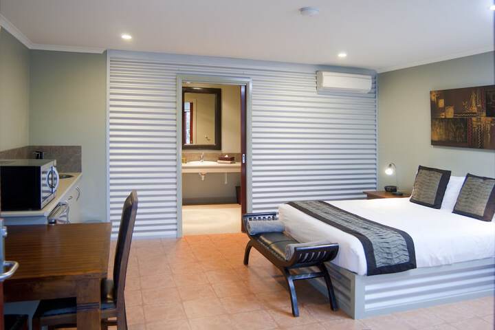 Room 8 of 43