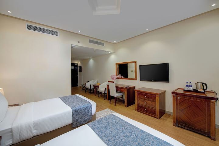 Room 9 of 36