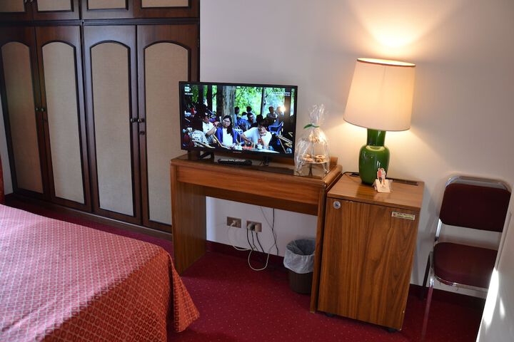Room 13 of 53