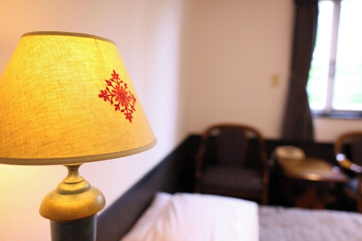 Room 16 of 96