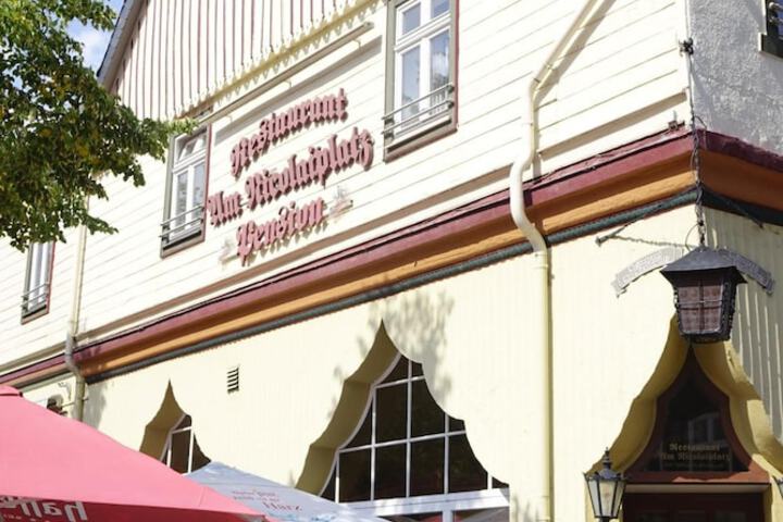 Hotel Entry