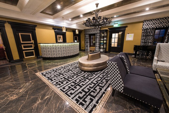 Hotel 2 of 127