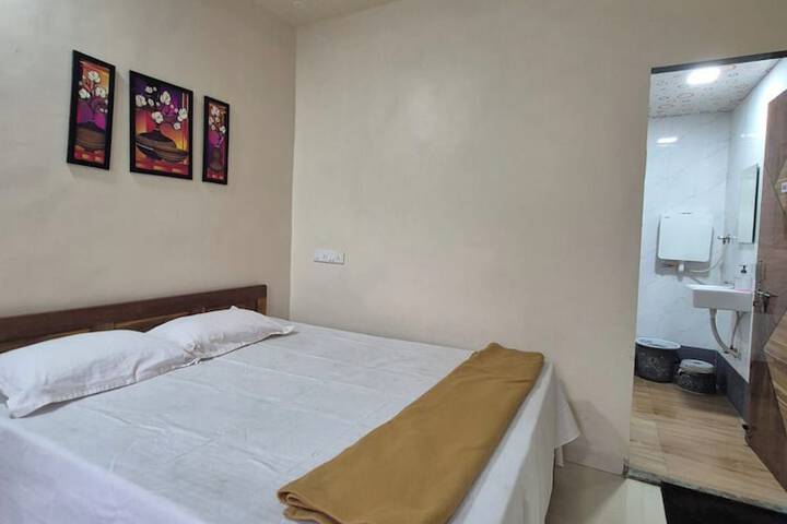 Room 7 of 11