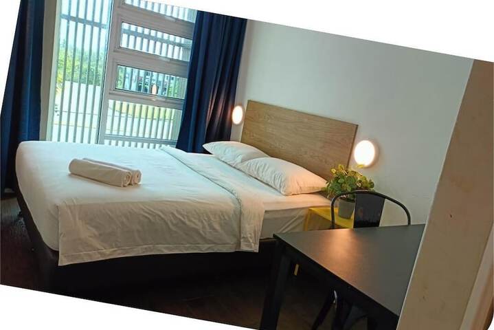Room 13 of 25