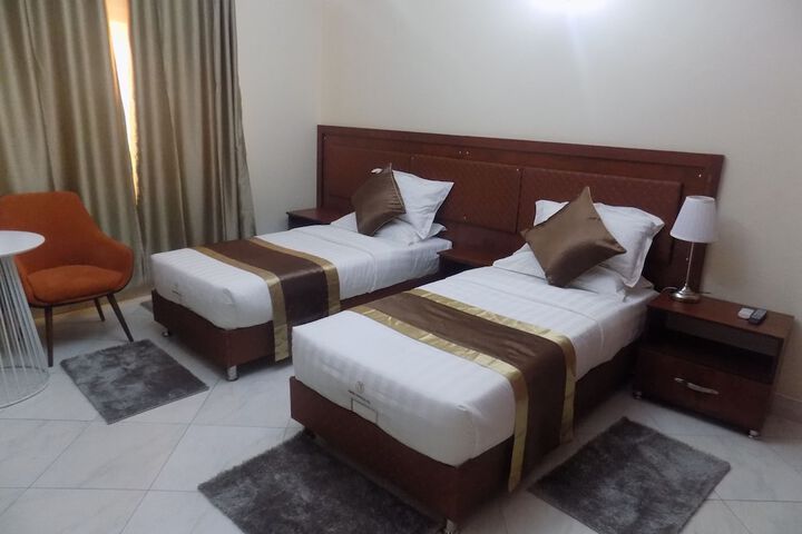 Room 8 of 41
