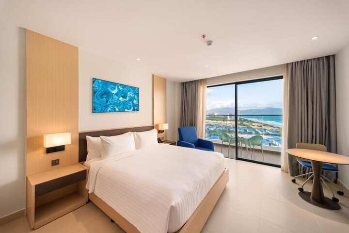 Room 6 of 46