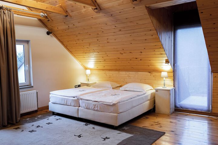 Room 15 of 87