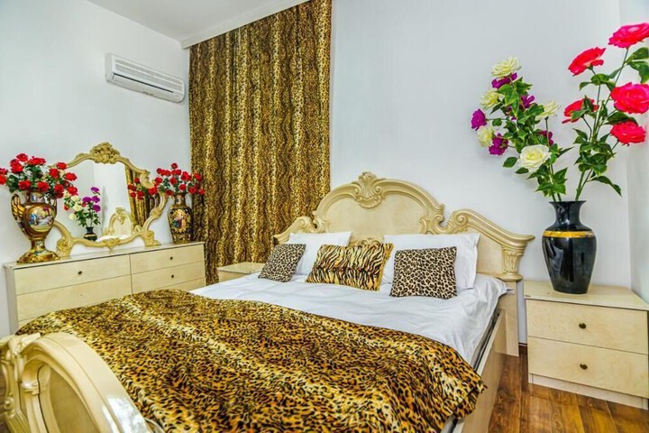 Room 5 of 23