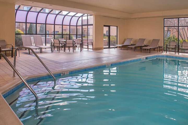 Pool Hotel