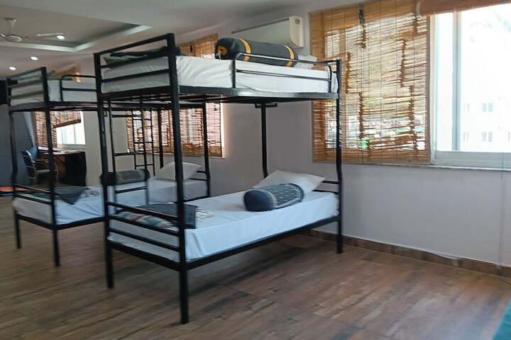 Room 18 of 38