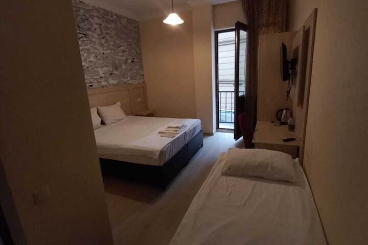 Room 6 of 63