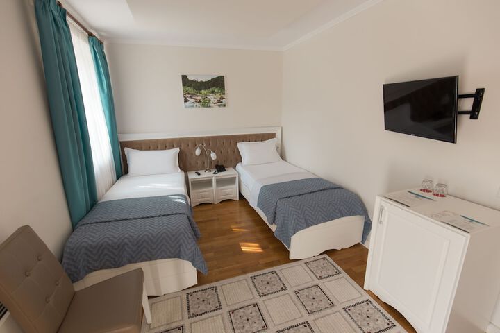 Room 7 of 24