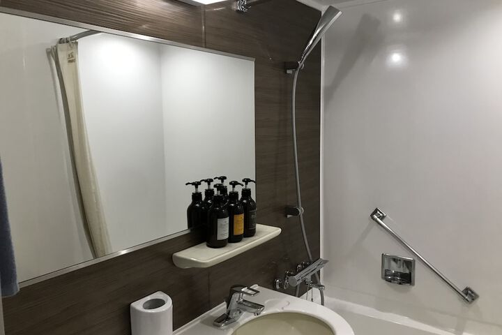 Room 16 of 45