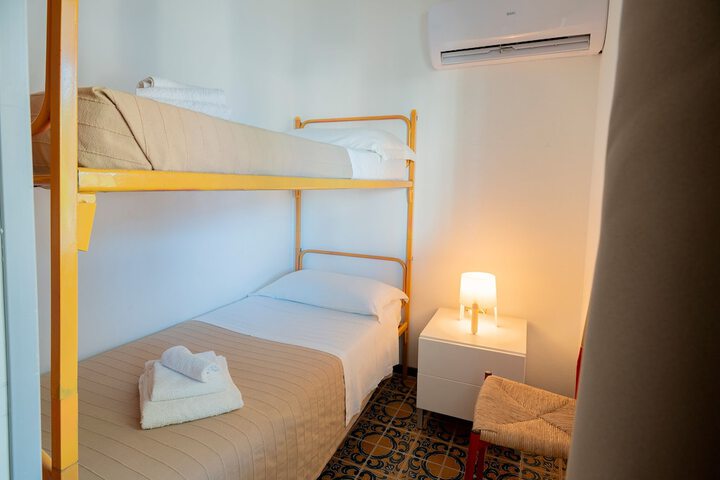 Room 49 of 106