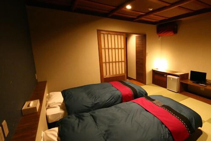 Room 18 of 49