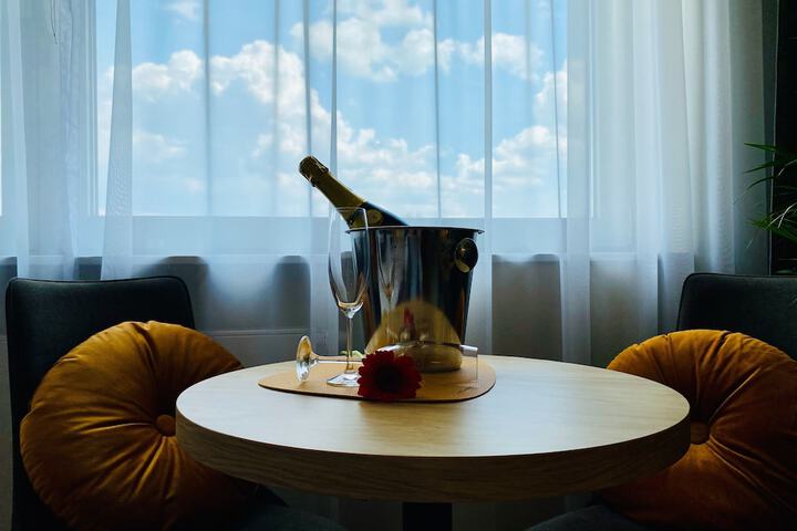 Room 21 of 53