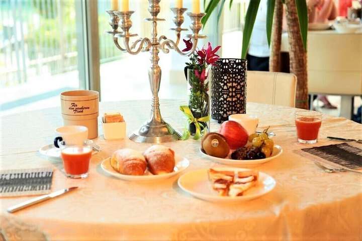 Breakfast/Coffee Service 90 of 101
