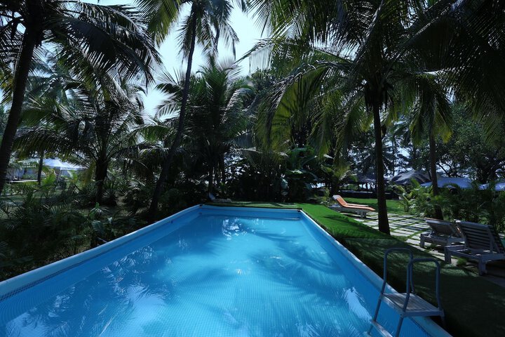 Pool 84 of 193