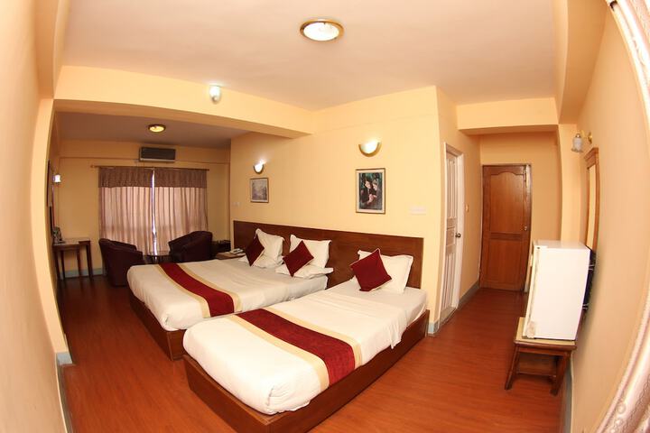 Room 16 of 33