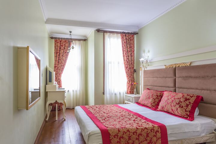 Room 6 of 53