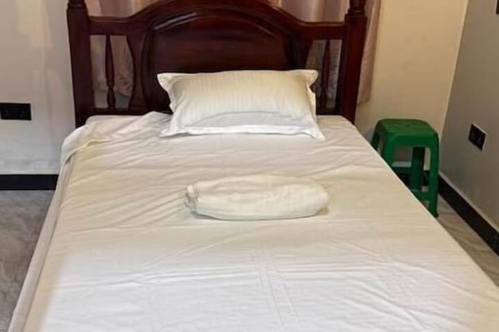 Room 4 of 15