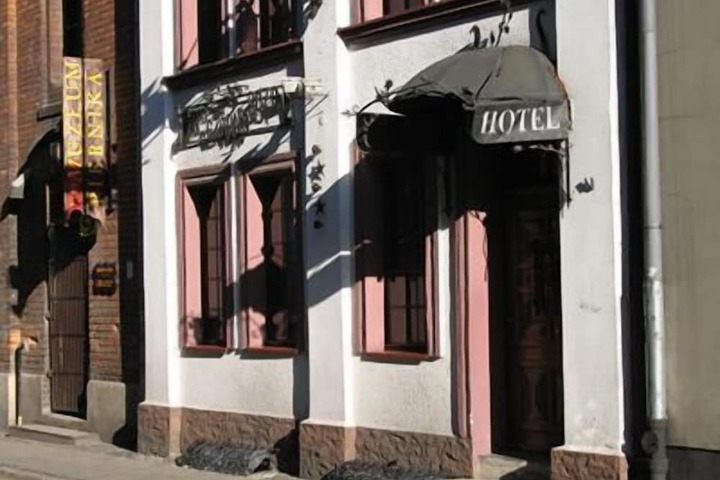 Hotel 67 of 69
