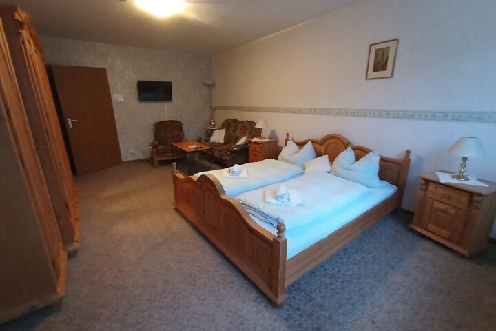 Room 13 of 31