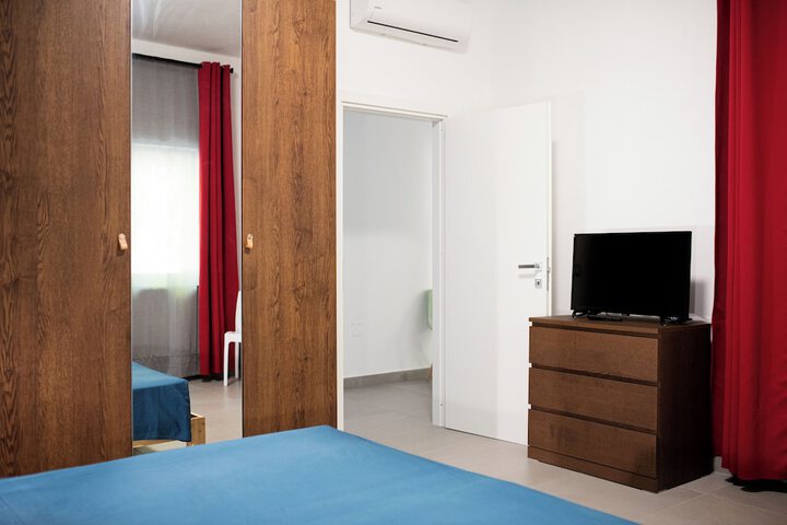 Room 26 of 103