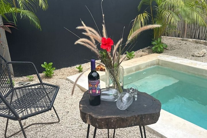 Pool 66 of 111