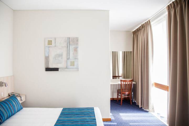 Room 10 of 37