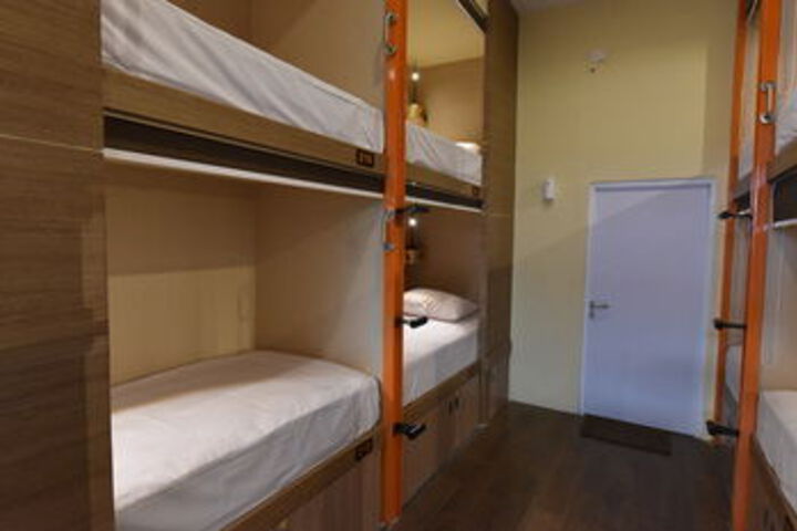 Room 6 of 21