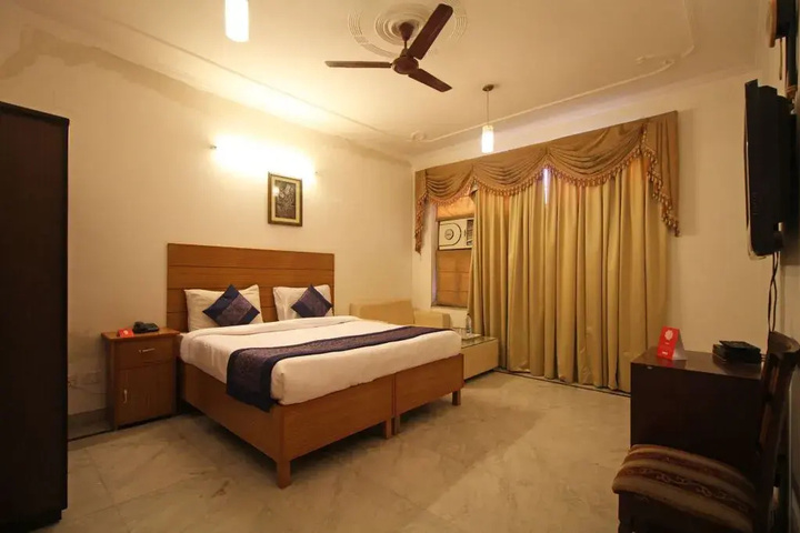 Room 3 of 3