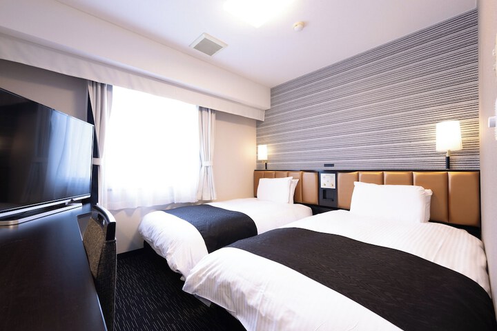 Room 3 of 26