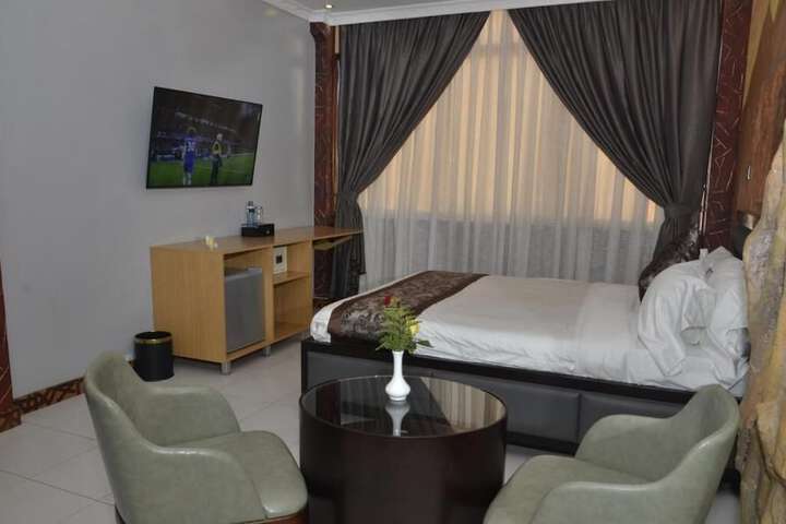 Room 18 of 30