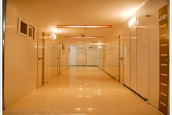Hotel 2 of 6
