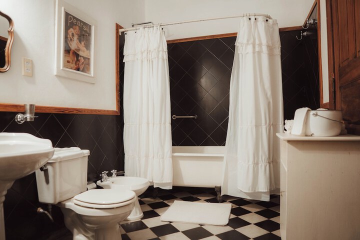 Room 21 of 64