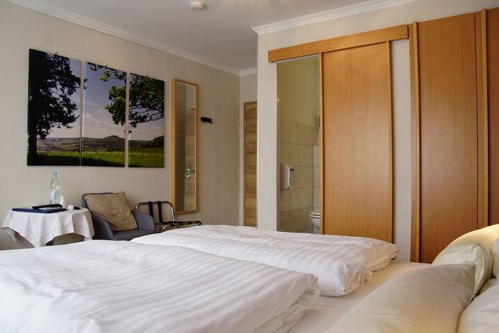 Room 15 of 79