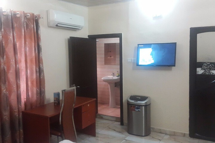 Room 8 of 58