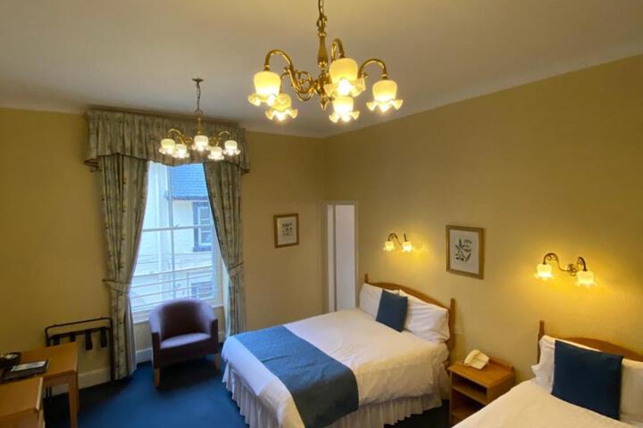 Room 37 of 94