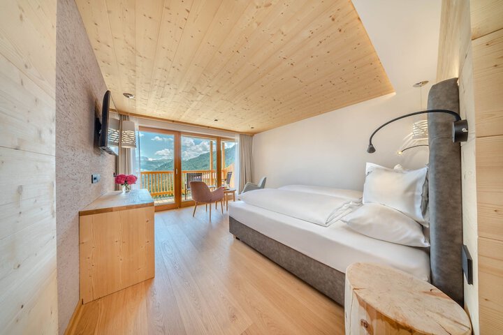 Room 10 of 56