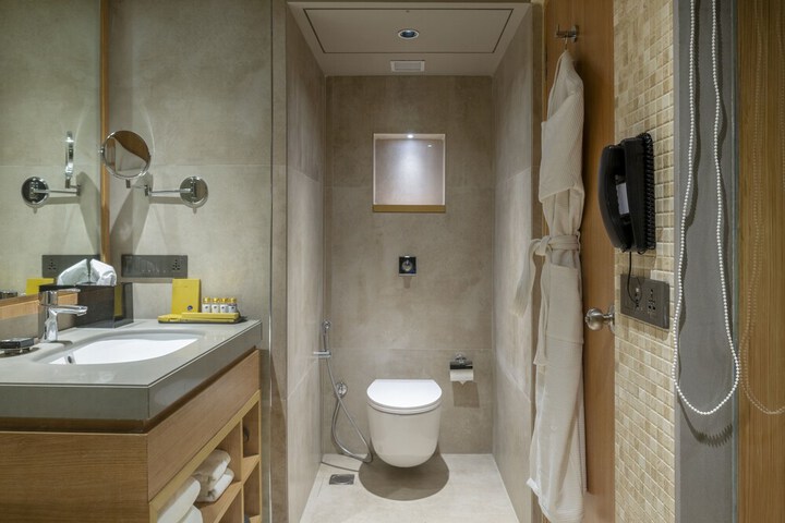 Room 12 of 46