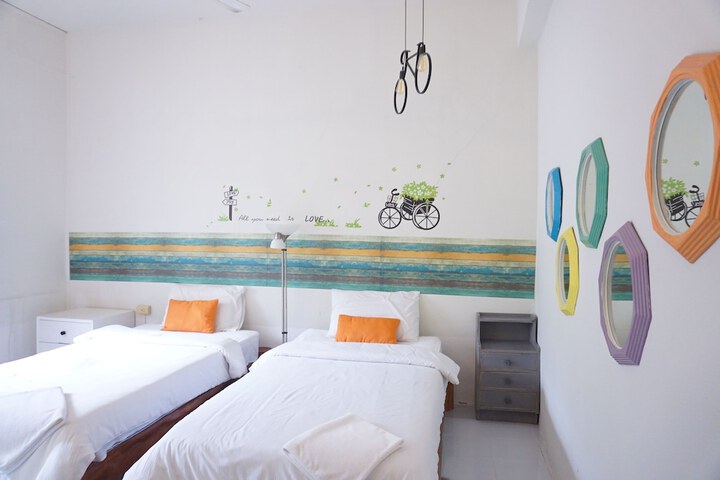 Room 17 of 104