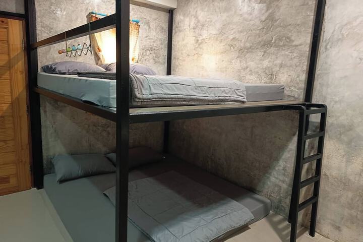 Room 12 of 27